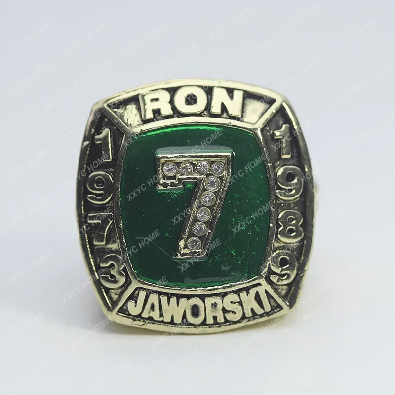 

1973, 1989, Кольцо чемпионата о Зал славы, звезда явовского орла, Ron Javowski
