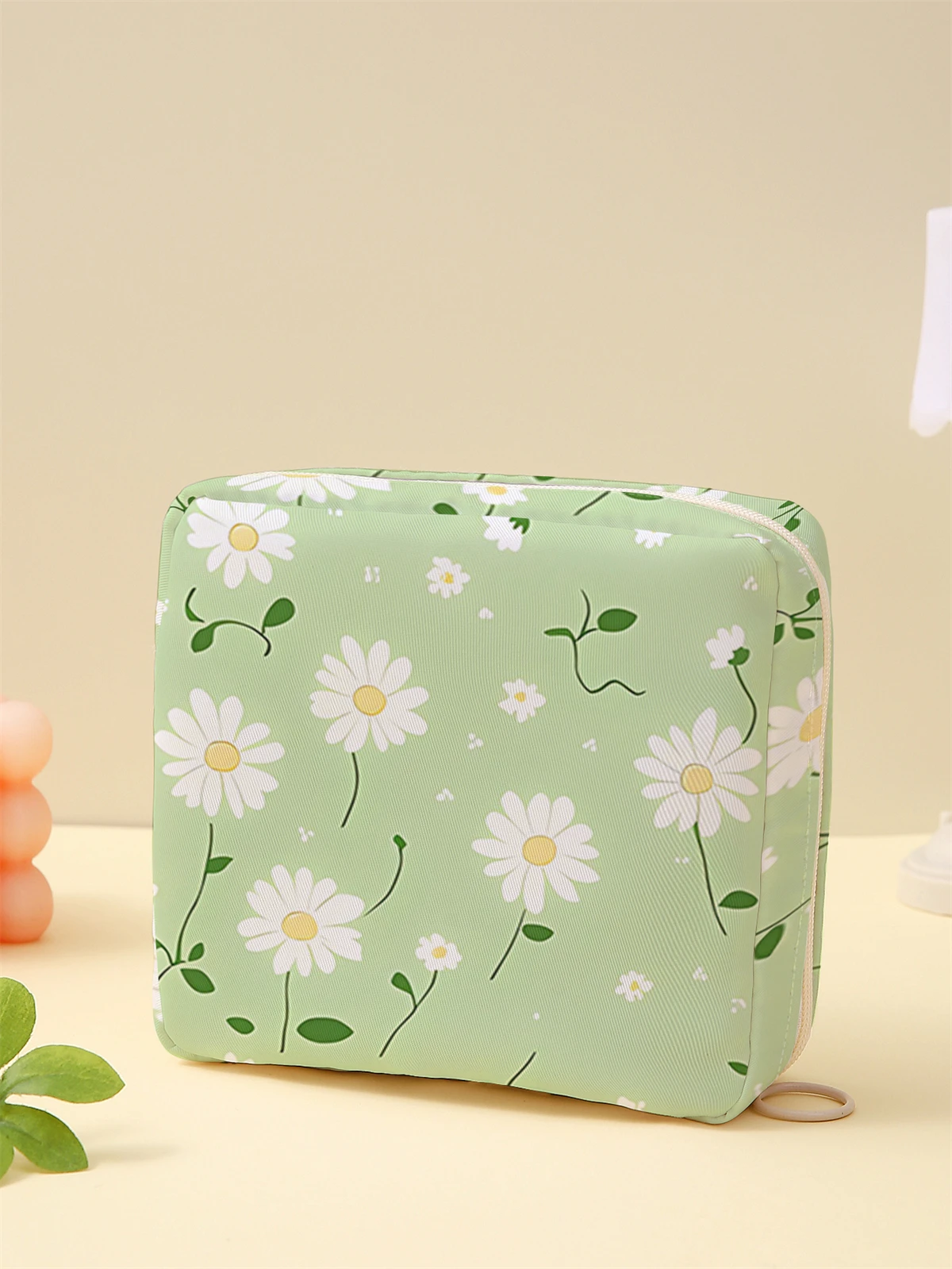 Flower printed sanitary napkin storage bag, women's lightweight tissue bag, sanitary tissue bag