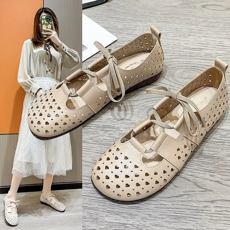 

2022 Summer New Round Head Retro Ethnic Style Hollow Soft Leather Hole Women Shoes Comfortable Flat Lace Simple Sandals Women