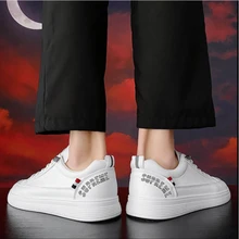 

2022 Spring White Sneakers Breathable Men's Sports Shoes Comfortable Outdoor Lace Up Walking Trainers Man Casual Sneakers Shoes