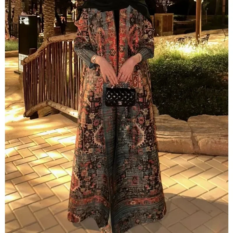 عباية تراثية فاخرة بنقشة شرقية – قصة كلاسيك راقية