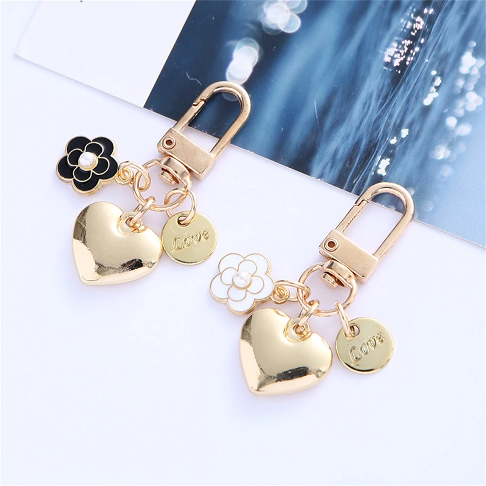 CAMELLIA LOVE BAG CHARM CHAIN