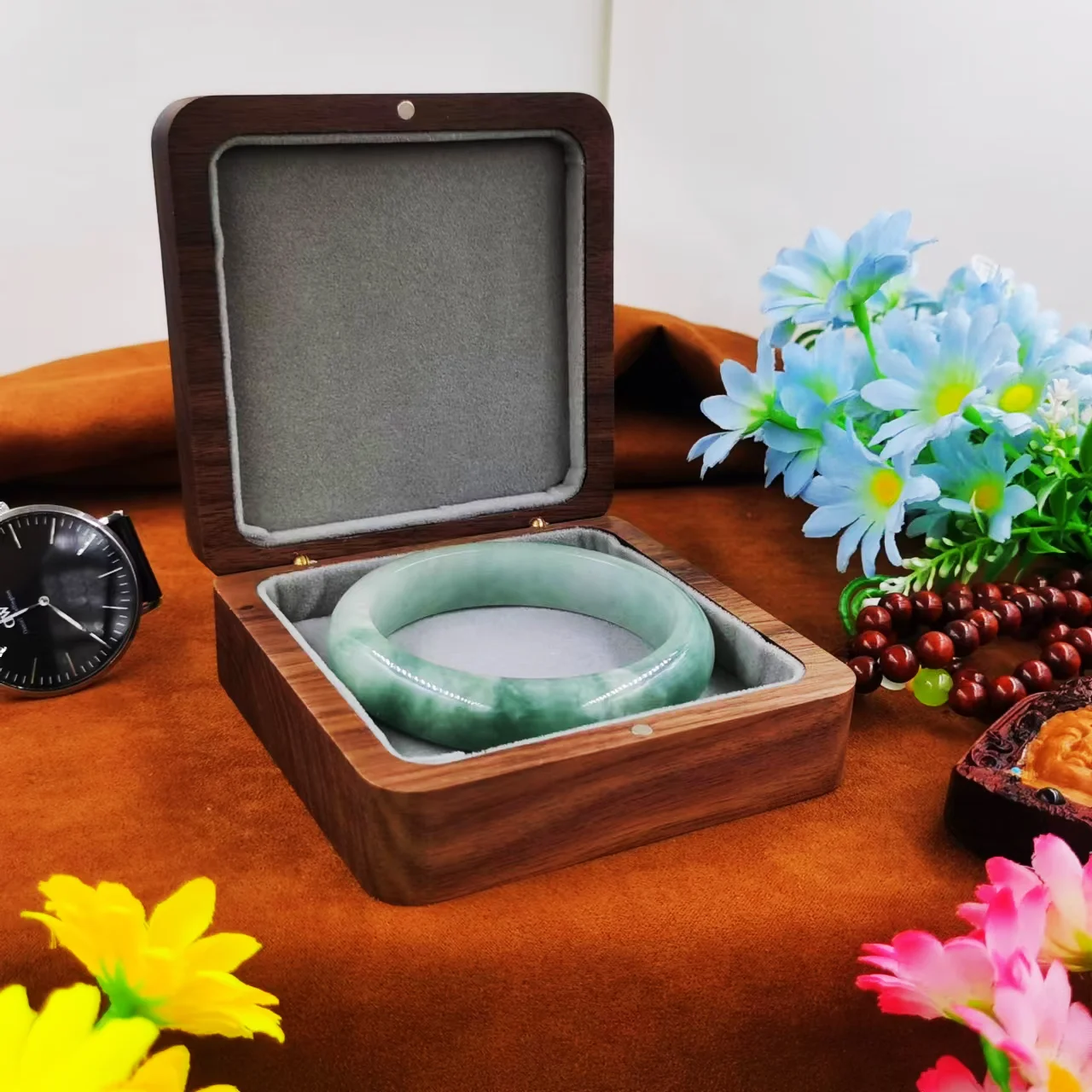 

Retro Solid Wood Black Walnut Wooden Packaging Display Bracelet Buddha Bead Custom Logo Jewelry Gift Storage Case Wholesale