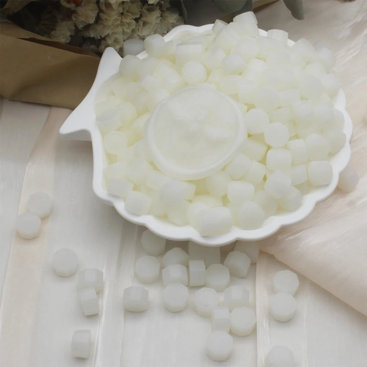 120pcs Wax for Candle Make White Beeswax Pellets Cosmetic Soy Wax Pastilles for DIY Natural Soybean Making Crafts