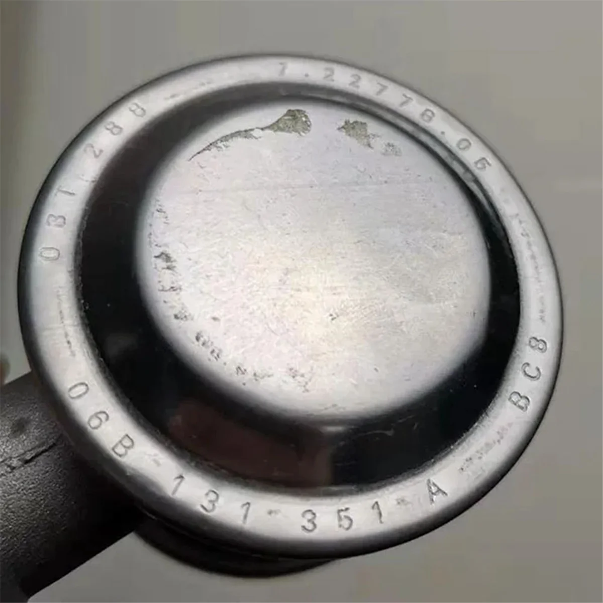 06B131351A Exhaust Gas Circulation Valve Combination Valve Secondary Air Adapter SUPERB 06B131351C