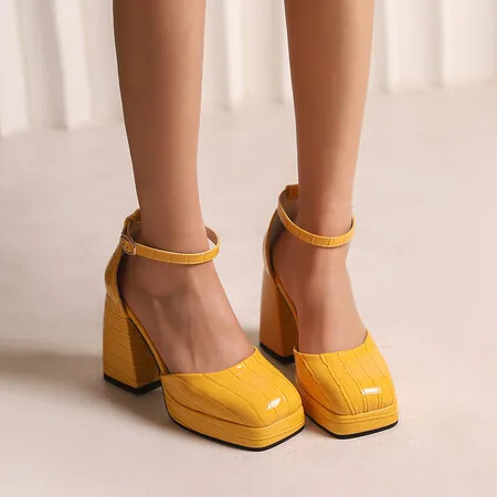 

Oversize Large size Big size High-heeled shoes Square toes Thick Heel Height Increasing Banquets Wedding