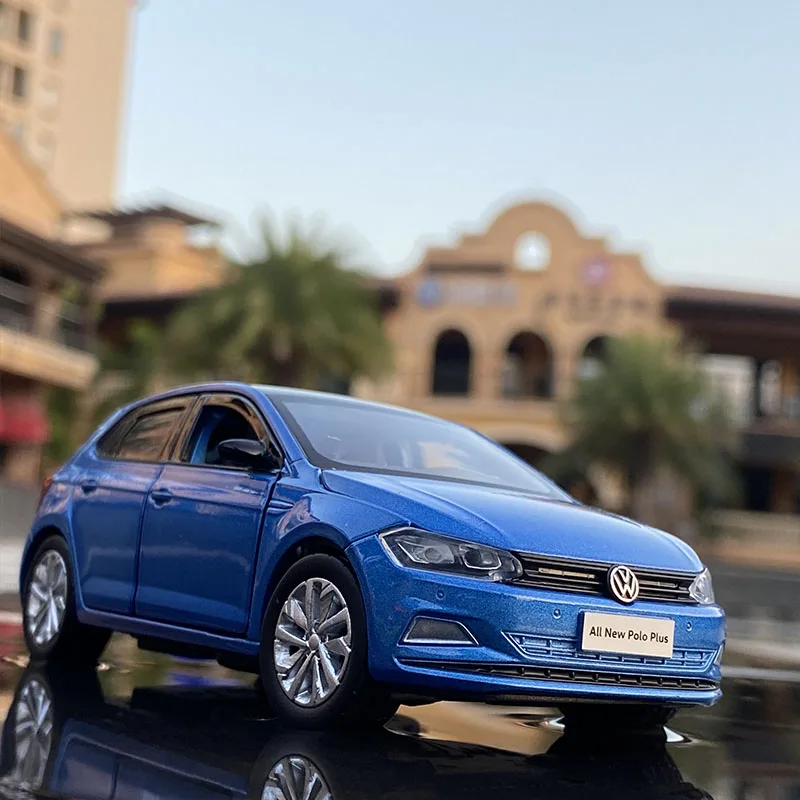 1:32 POLO Alloy Car Model Diecasts Metal Toy Vehicles Car Model Sound and Light Simulation Collection Miniature Scale Kids Gifts 3