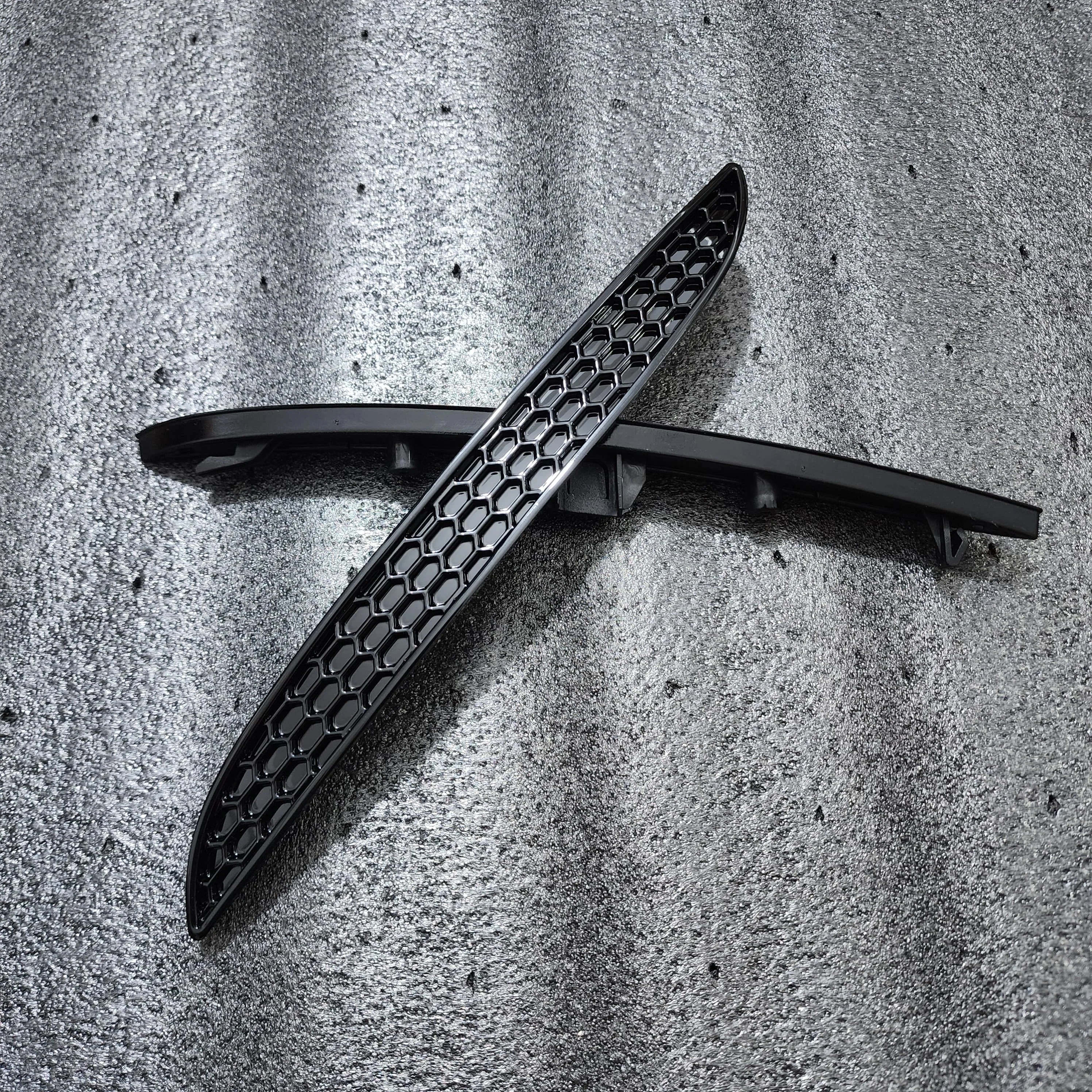 リアバンパーリフレクター,光沢のある黒,ハニカムセット,BMW 1シリーズ