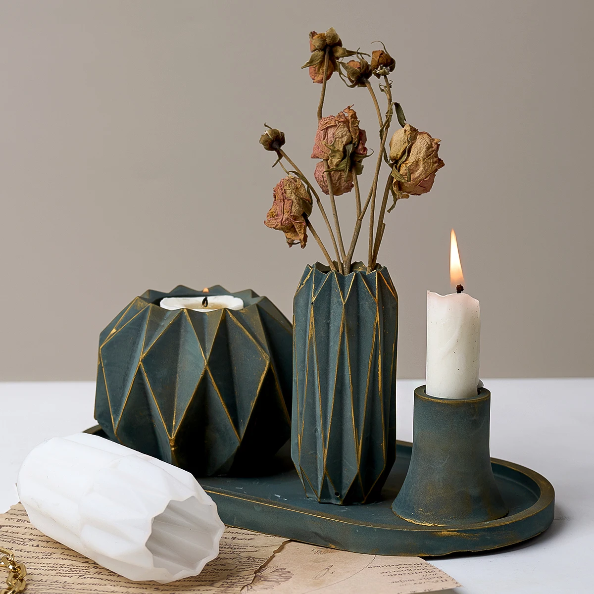 Description Picture 3 of itemGeometric Round Candle Cup Set Mold Cylindrical Vase Candle Holder Gypsum Cement Pouring Silicone Mold DIY Craft Gift Home Decor