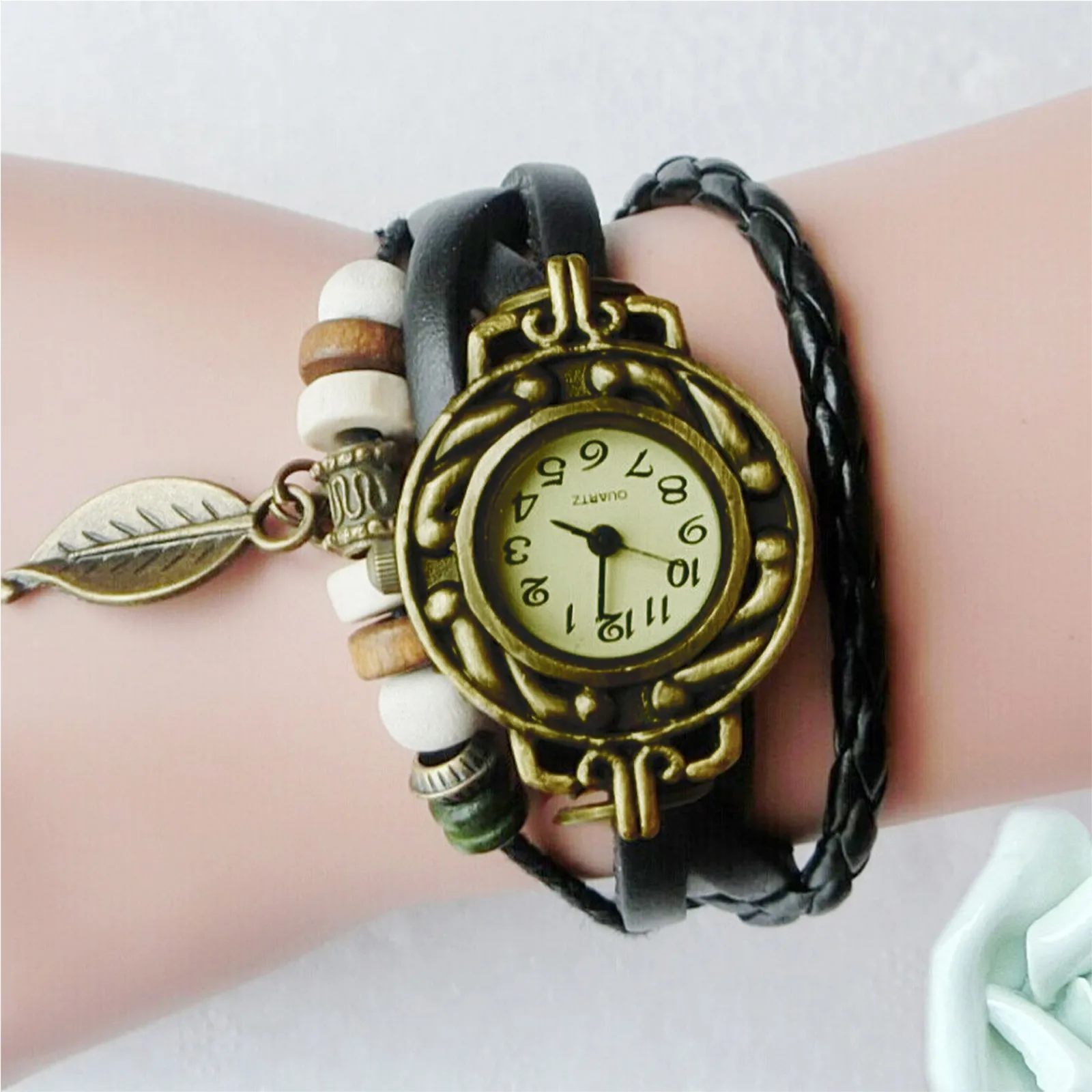 ساعة كوارتز نسائية عتيقة بسوار جلدي مخصص مع قلادة...