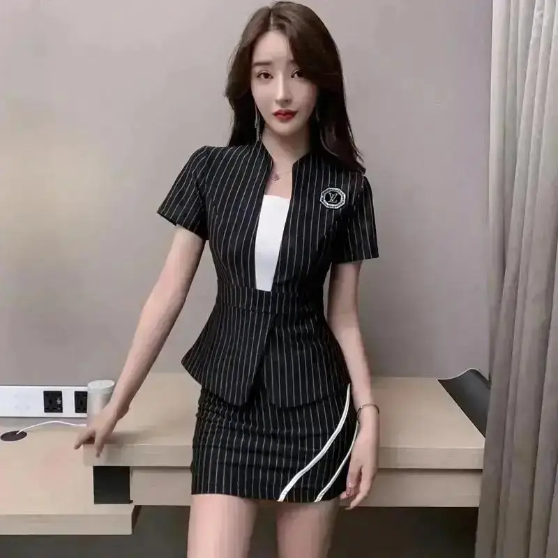 Women's Professional Attire: Elegant Suit for Hospitality and Spa Professionals