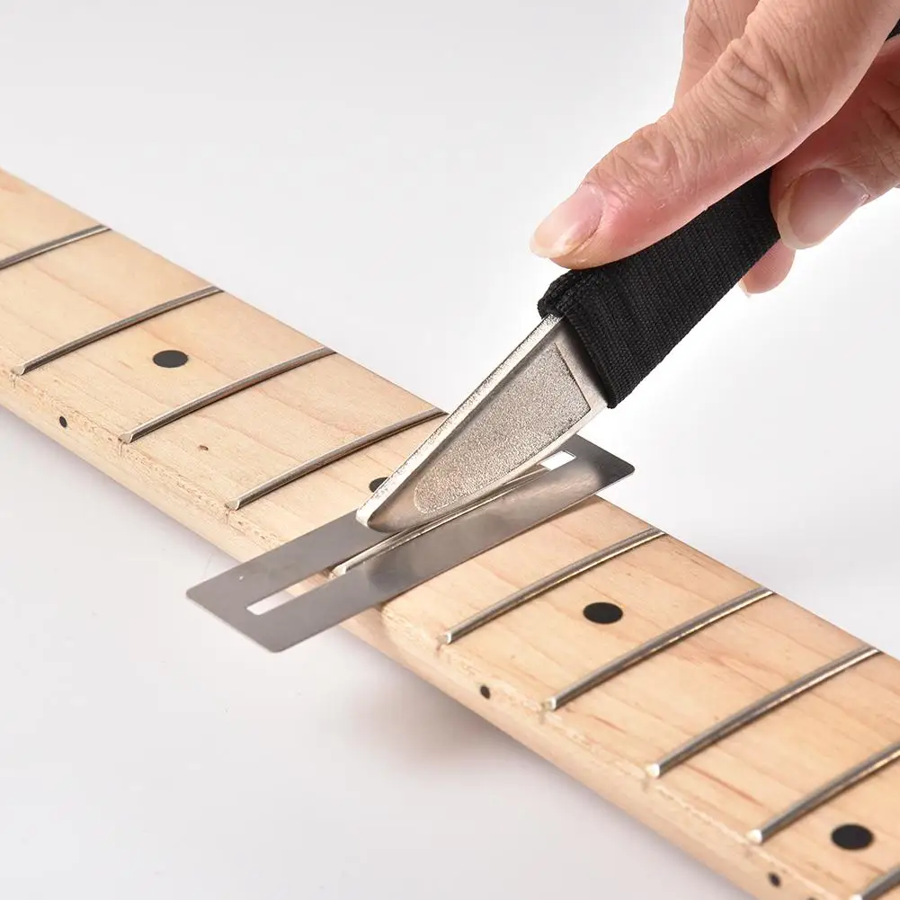 Kit Lima Per Tasti Chitarra Con Protezione Tastiera E Spugna Abrasiva – 4 In 1 Per Livellamento E Lucidatura, Acciaio Inox Con Impugnatura Ergonomica