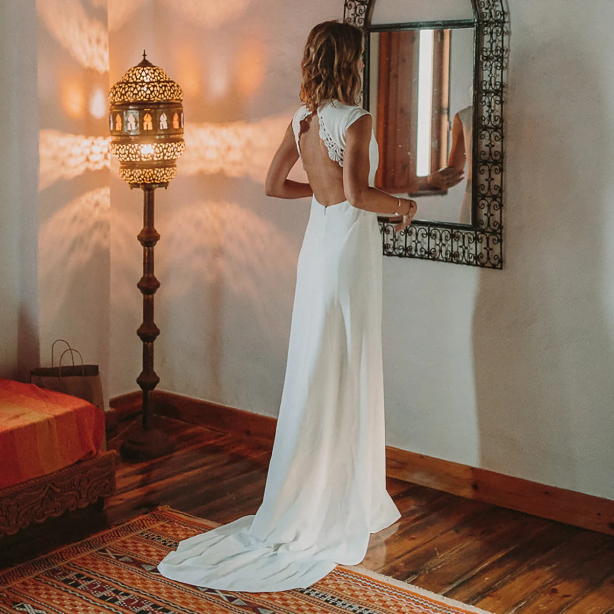 

Short Cap Sleeves Crepe Sheath Wedding Dress Simple Custom Made Cutout Lace Buttons Open Back Satin Backless V Neck Bridal Gowns