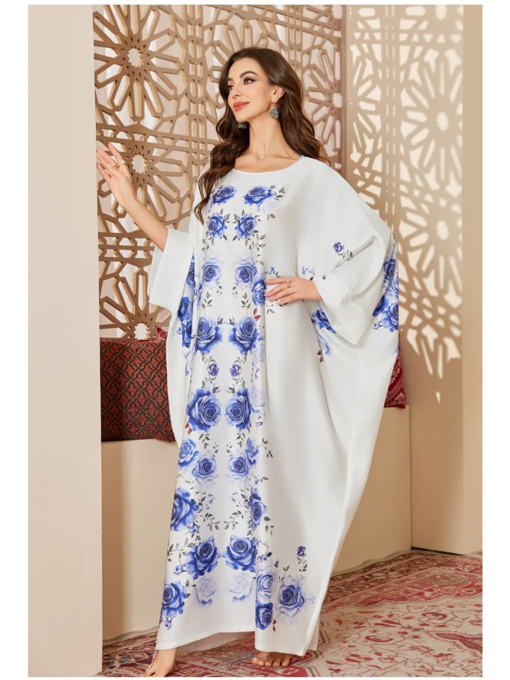 جلابية نسائية بتصميم الخفاش وعدة خيارات