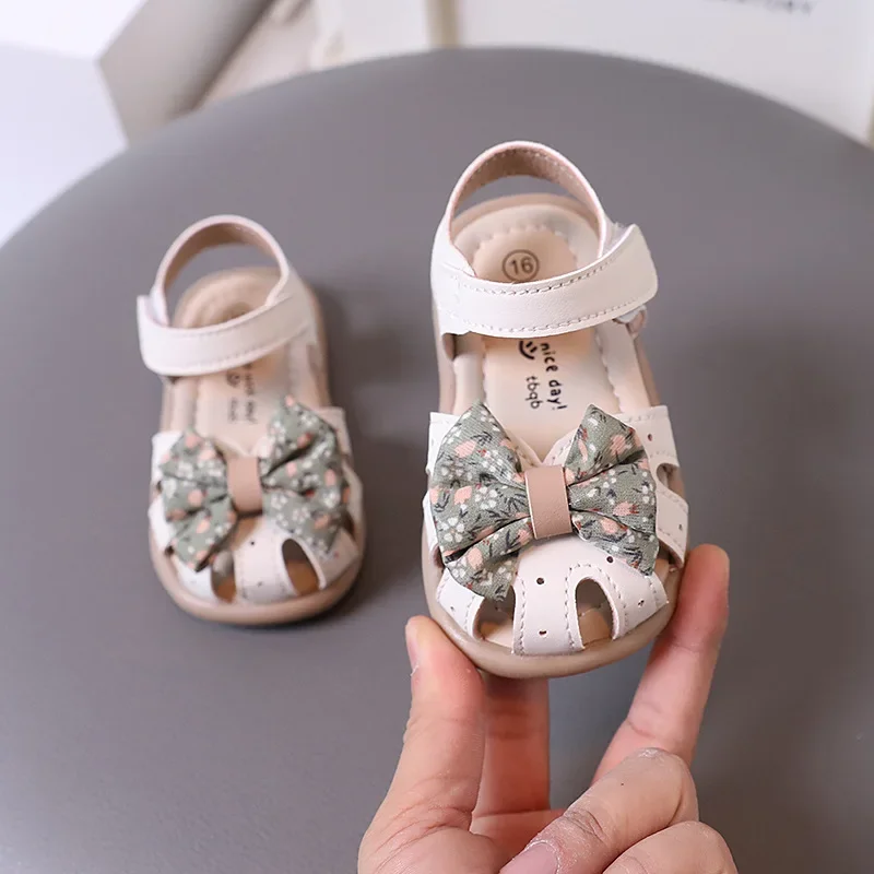 

2024 Elegant Baby Shoes Summer Non-slip Kids Sandals for Girls Fashion Bowknot Sweet Children Hollow Out Walking Flat Sandals