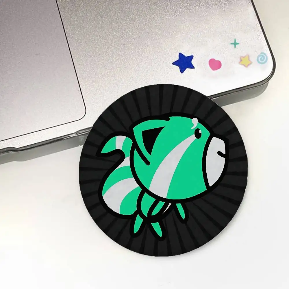 Exquisite Kiss Land Badge Brooch – Creative Pin for Clothes, Hats, and Backpacks