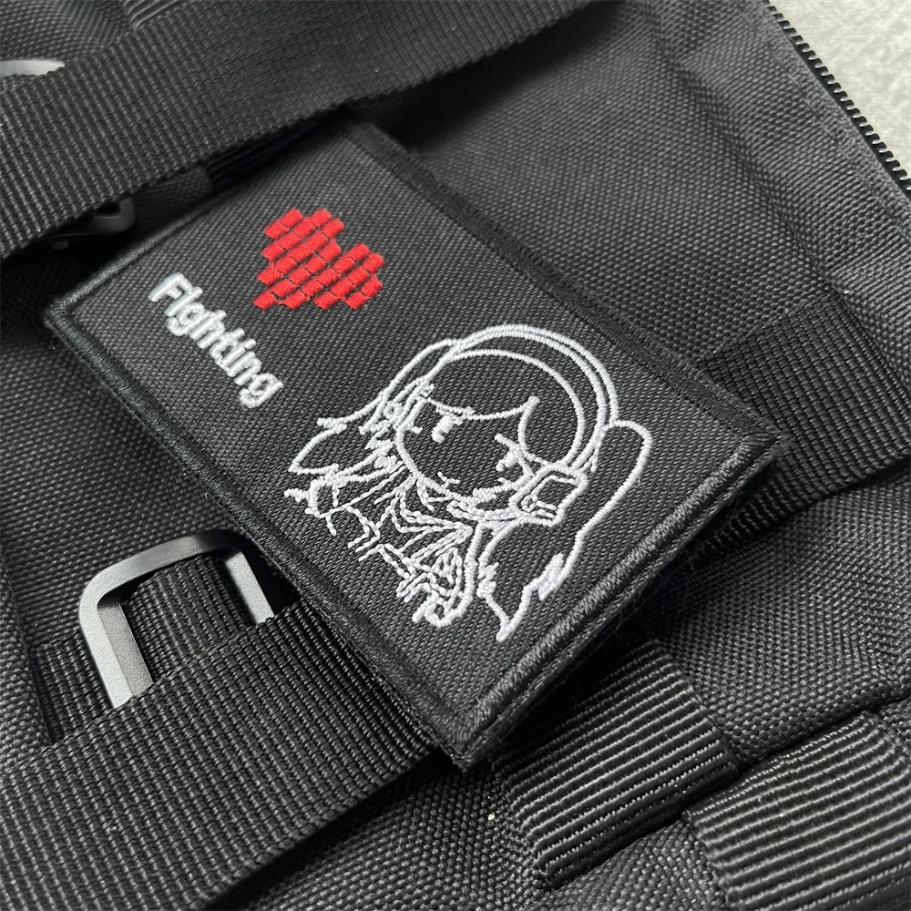 Cartoon Anime Mädchen Meng niang bewaffnet Niang Pq Moral Abzeichen Patches Stickerei Armband taktischen Rucksack Klett verschluss