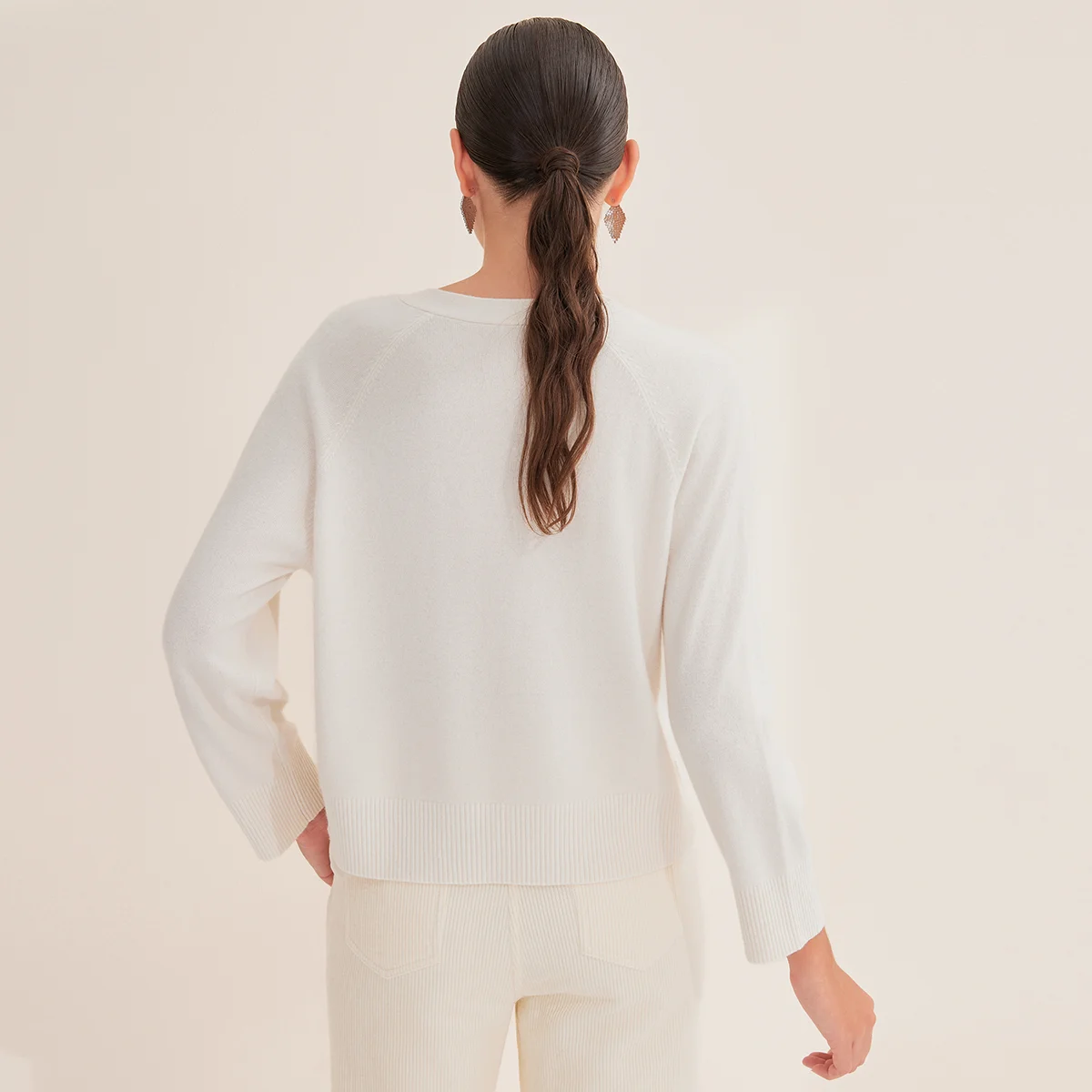 BL3521358 Women's Luxury 100% Pure Cashmere Pullover Sweater Lightweight Knit Button-Accent Neckline Scarf - Image 5