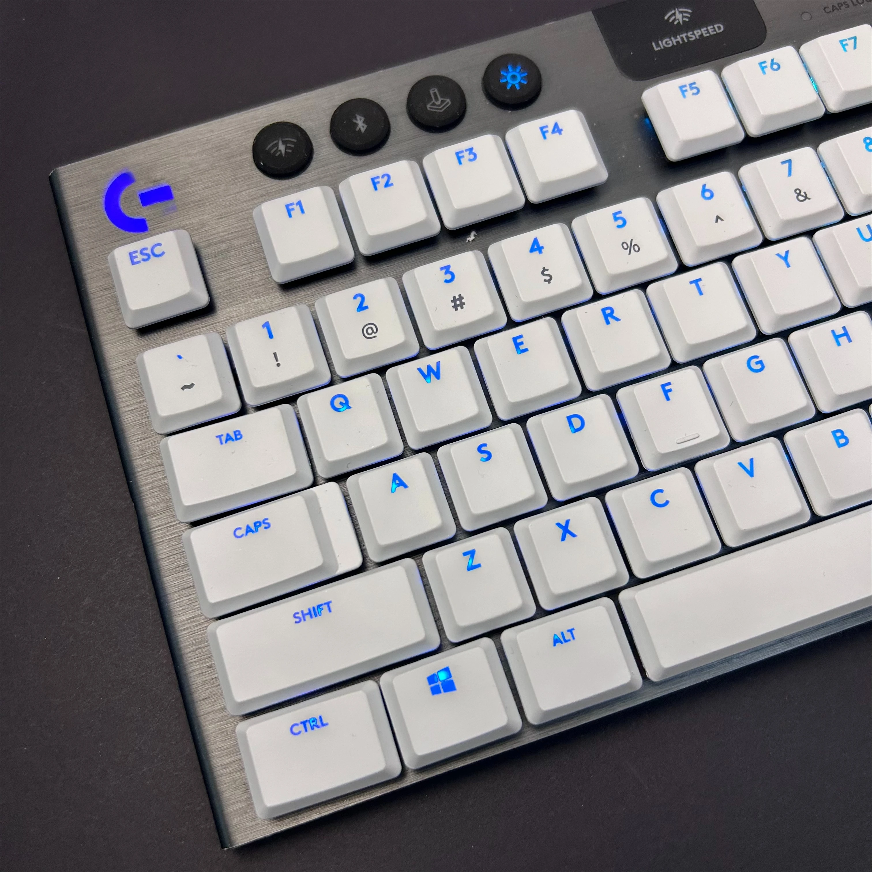 Logitech G G915 X - Toetsenbord - LIGHTSPEED - TKL - achtergrondverlichting - draadloos - Bluetooth 5.0, 2.4 GHz, USB - AZERTY - Frans - toetsschakelaar: GL Tactile - zwart | fnac België - Toetsenbord