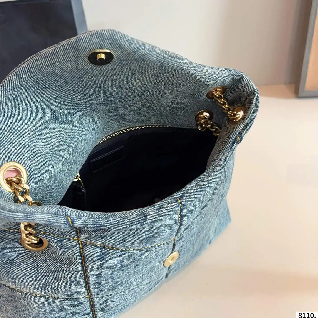 Bag Interior and Closure