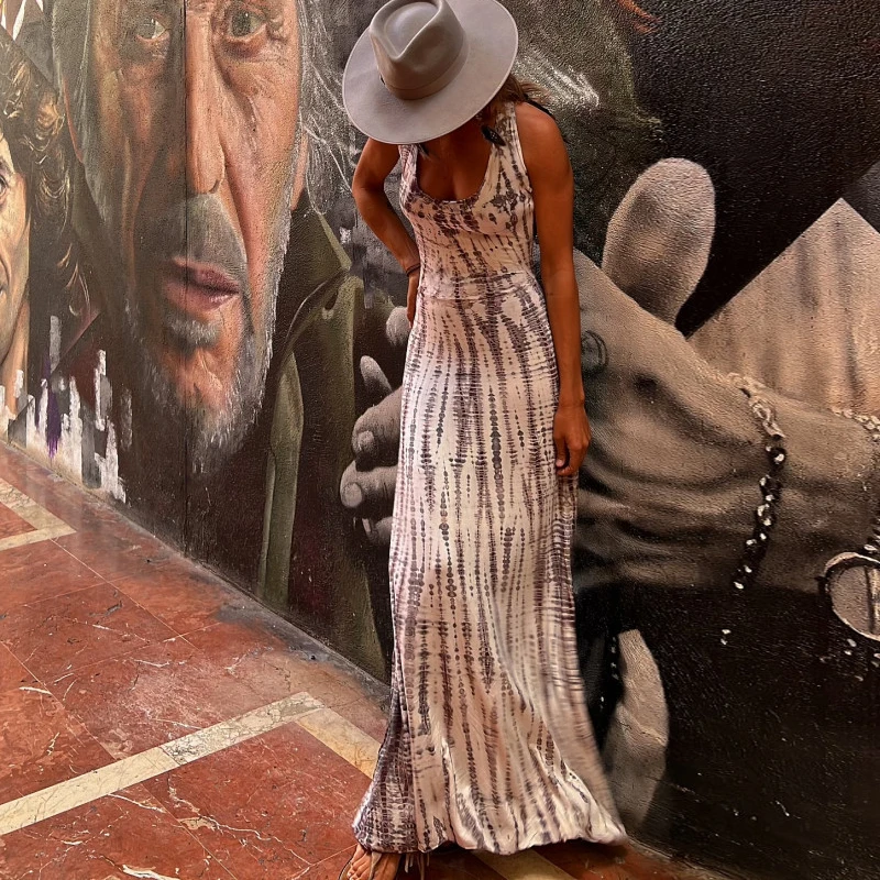 

Spring Retro Printed Bohemian Long Dress Women Sexy Square Collar Hollow Straight Party Dress Summer Backless Bandage Maxi Dress