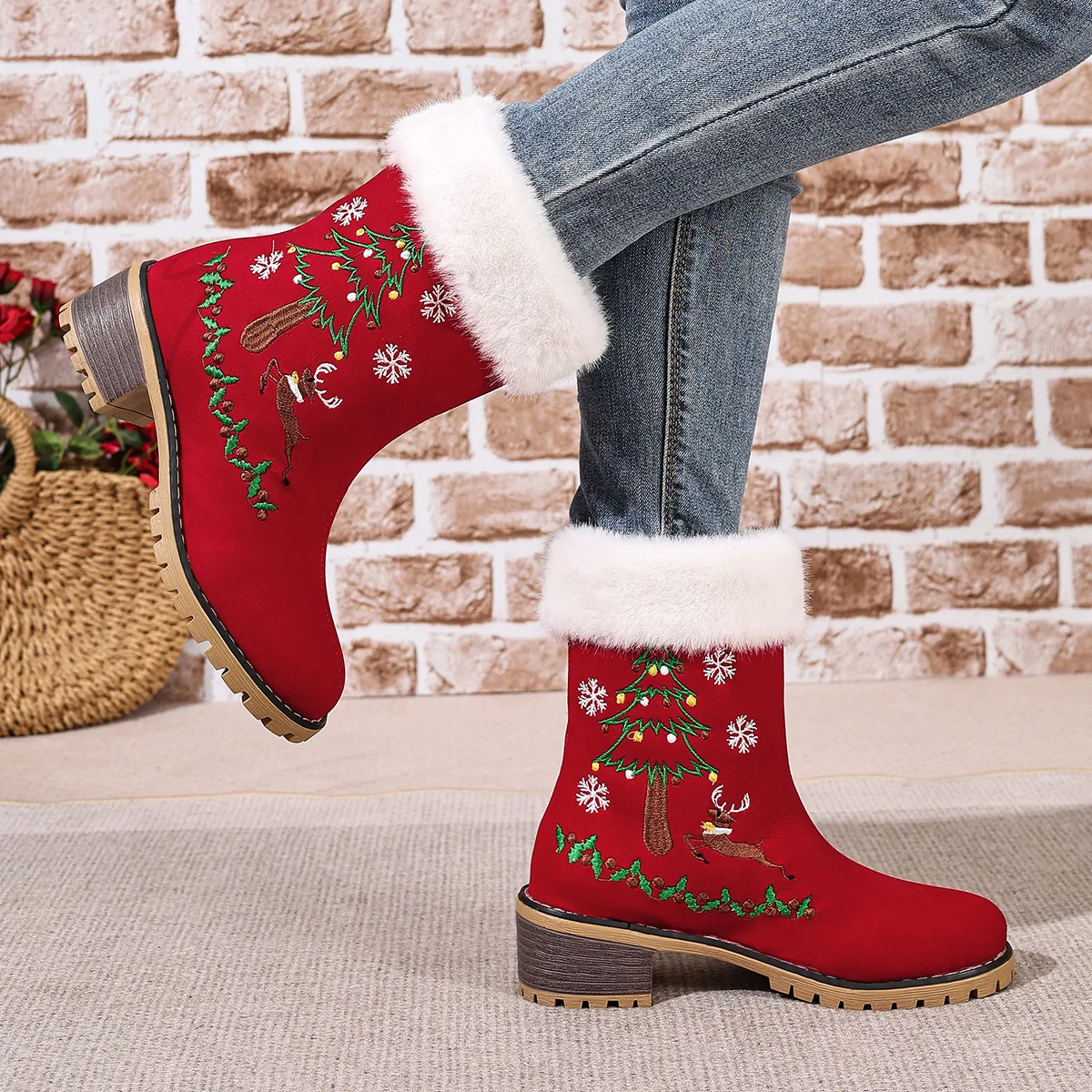 Women's Red Suede Winter Snow Boots With Fluffy Lining And Embroidery_voghion.com