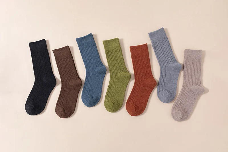 Neue dicke warme Winter-Damensocken, Paare, Herrensocken, Korallensamt, weich, bequem, 7 Farben, freie Größe 37–43, 1 Paar – Detail 11