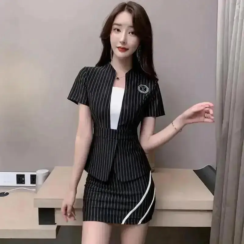 Women's Professional Attire: Elegant Suit for Hospitality and Spa Professionals