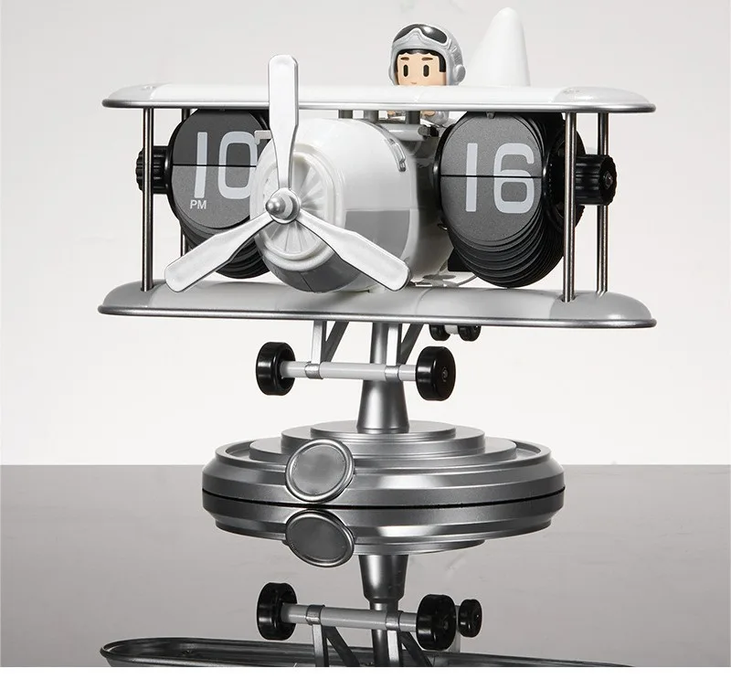 Plastic Case Creative Table Clocks Vintage Aircraft Moulding Desk Clock Auto Page-Turning