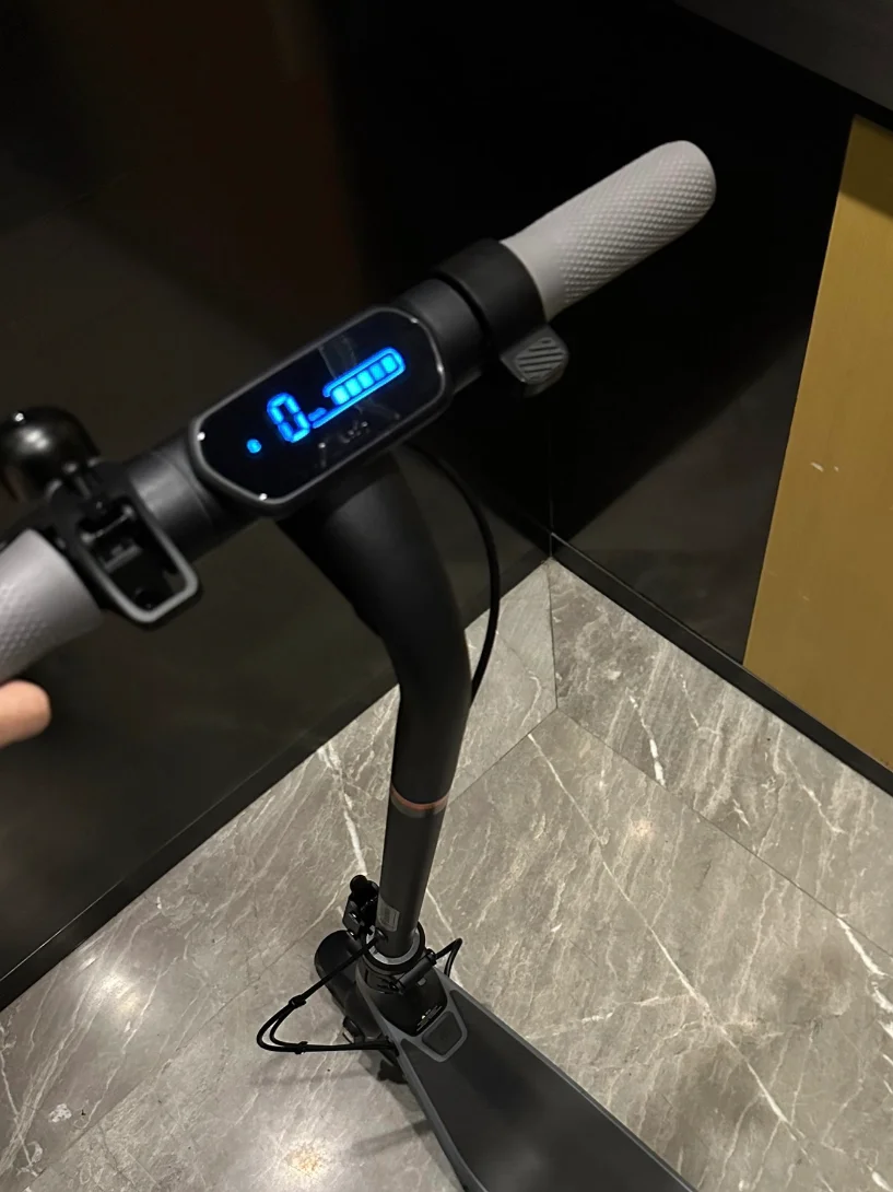 سكوتر كهربائي متعدد الوظائف قابل للطي