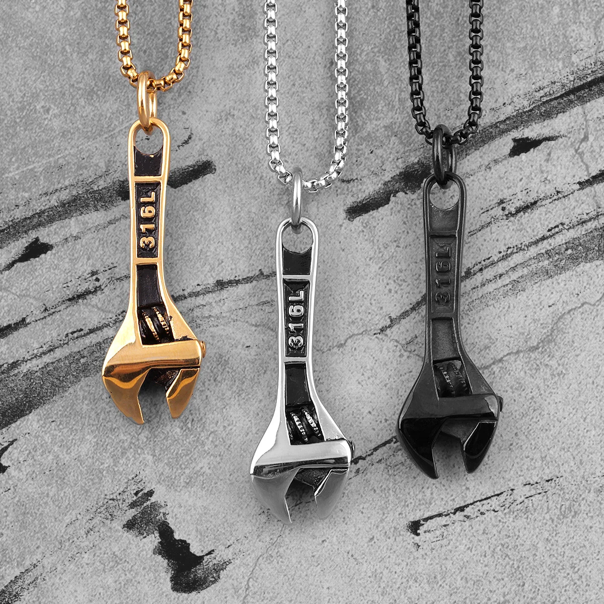 

Worker Wrench Men Necklaces Pendants Chain Punk Cool Trendy for Boyfriend Male Stainless Steel Jewelry Creativity Gift Wholesale