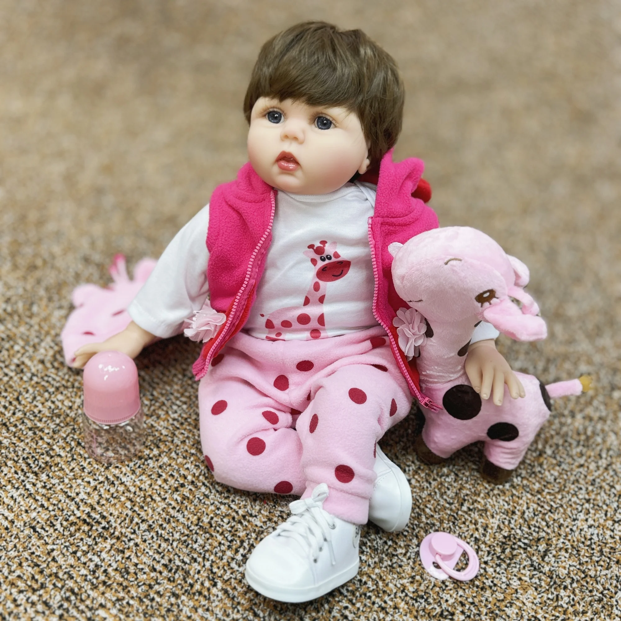 Cuddly Bebe Reborn 페인트 피부, 실물 같은 실제 예술,   인형, 5 피스 의상, 50cm