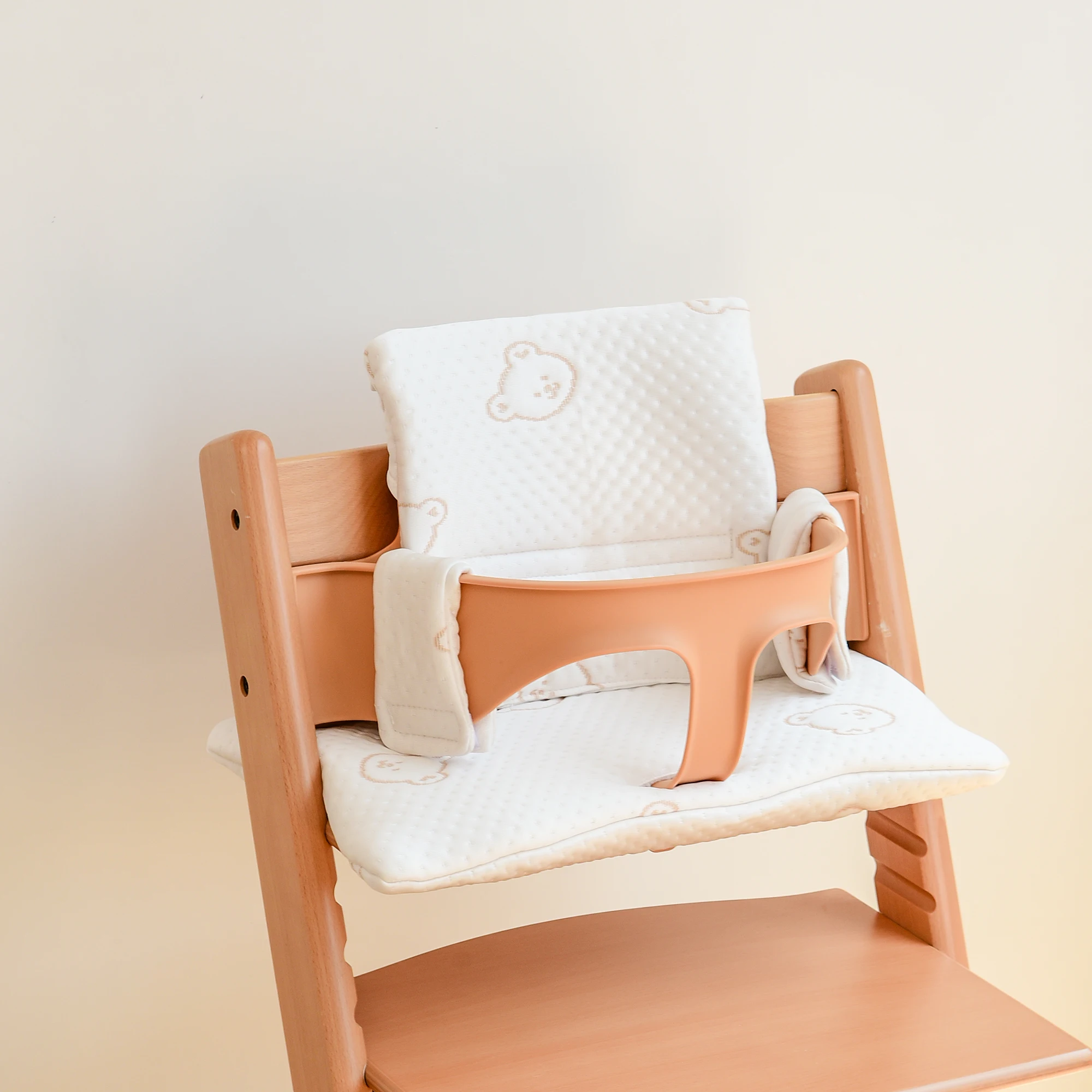 Description Picture 2 of itemSummer baby cool dining chair cushion thickened dirty baby growth chair seat cushion general accessories