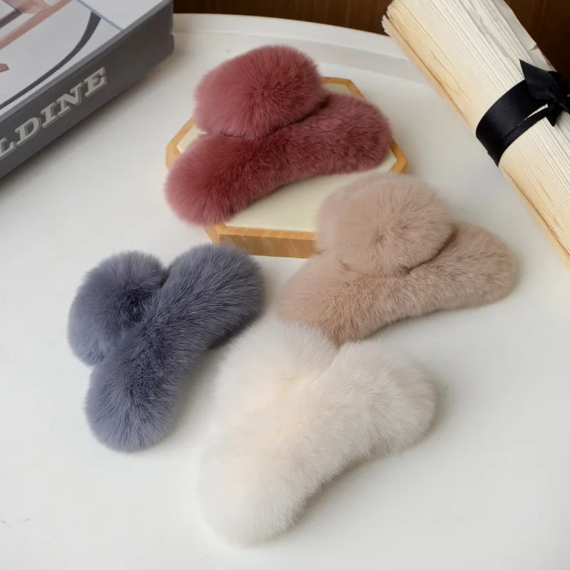 Rabbit Hair Grab Clip Korean Version Fashionable Women Shopping And Travel High-Quality Plush Hair Clip On The Back Of The Head fox fur collar protector plush warm woven scarf autumn and winter korean version of the velvet stretch neck cover hair band