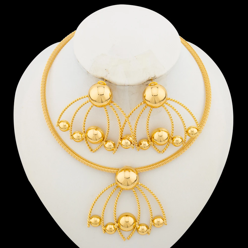 Рисунок 4 - Модные женские серьги и ожерелье