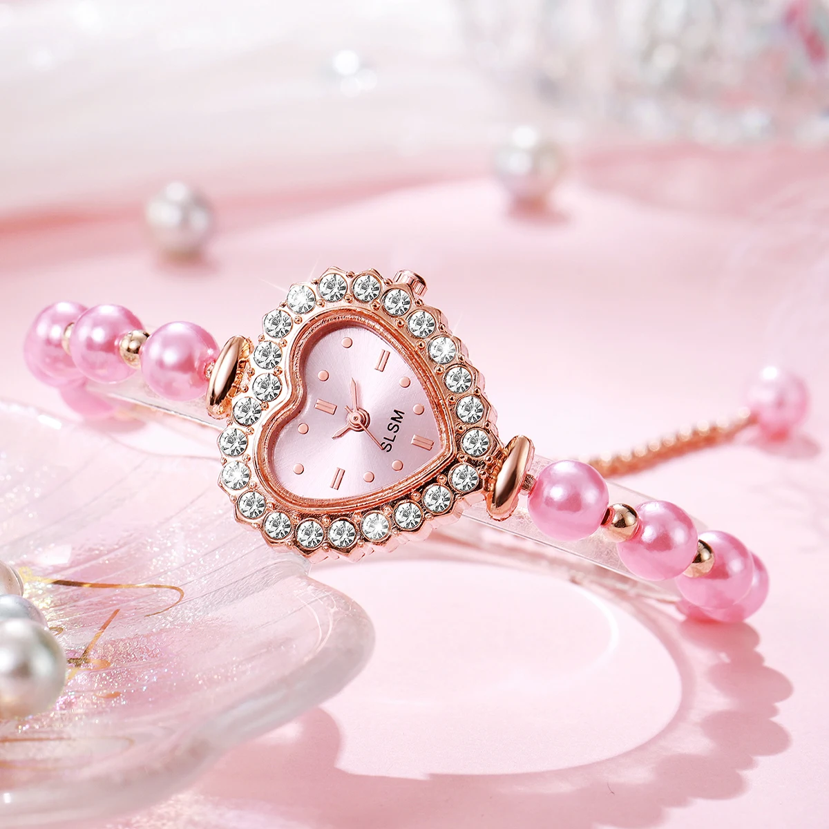 1PCs/Set Women's Romantic Watch Elegant Fashion Heart-Shaped Dial Classic Trendy Quartz Bracelet watch (Box Not Included )