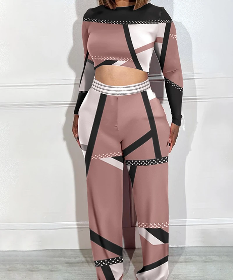 Рисунок 5 - Женский брючный костюм из двух предметов