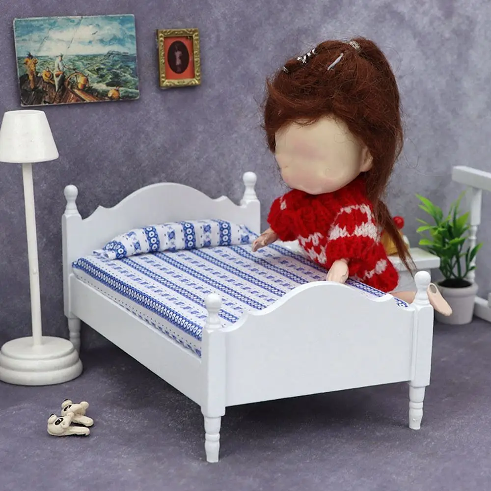 Fashion Accessories 1/12 Dollhouse Mini Wooden Bed Doll House Decoration Furniture Toys Simulation Bed