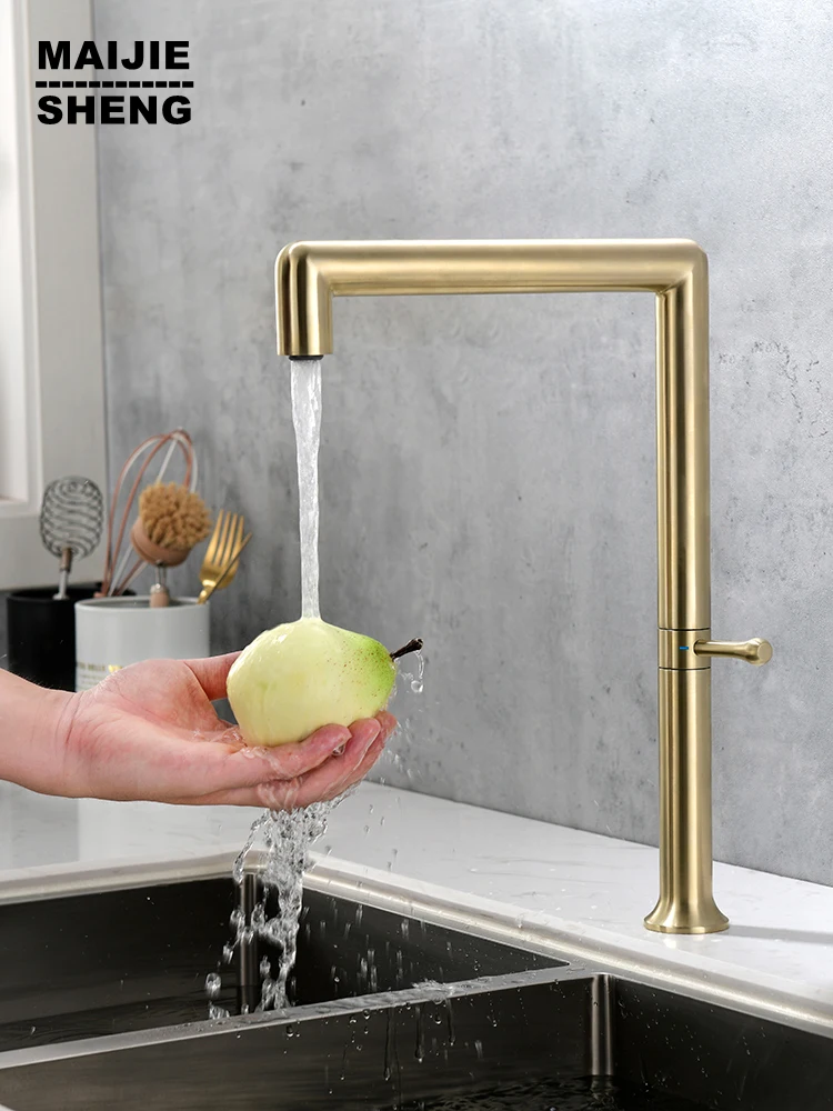 

360 Free Rotation Kitchen Basin Faucet 304 Stainless Steel Cold & Hot Water Suitable For Restaurant Ceramic Core Kitchen Sink