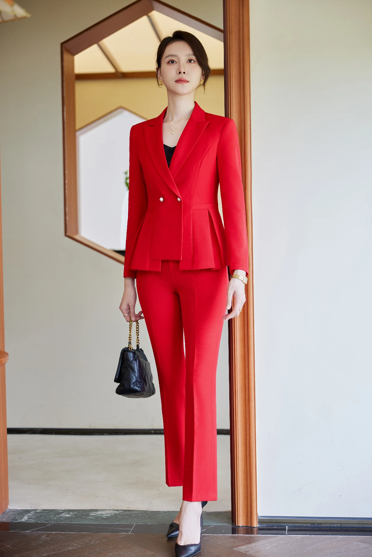 

2023Beautiful and fashionable office professional women's autumn and winter set showcases female charm