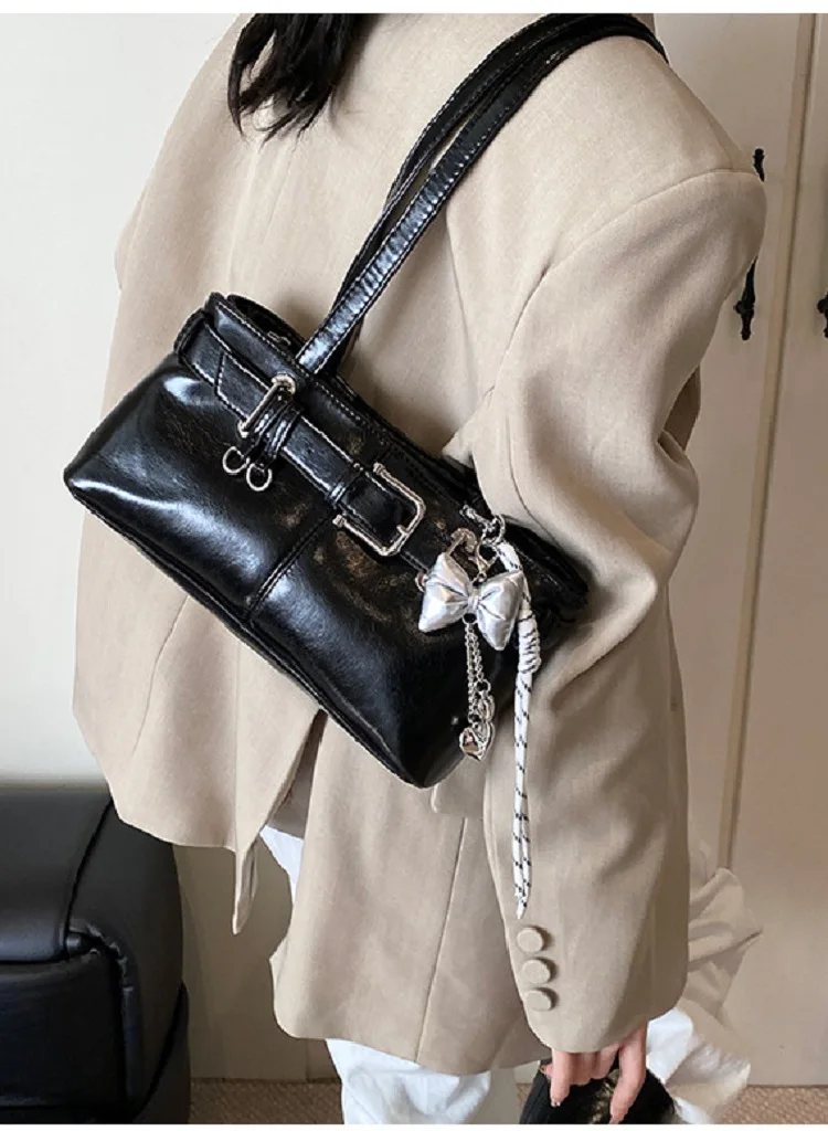 2025 New Women Belt Buckle Design Shoulder Satchels Bag For