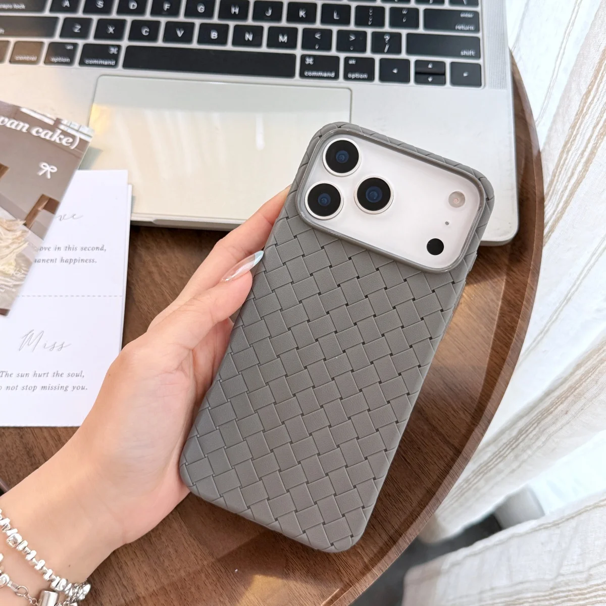 Breathable Shockproof Soft Silicone Mesh Phone Case with Woven Pattern