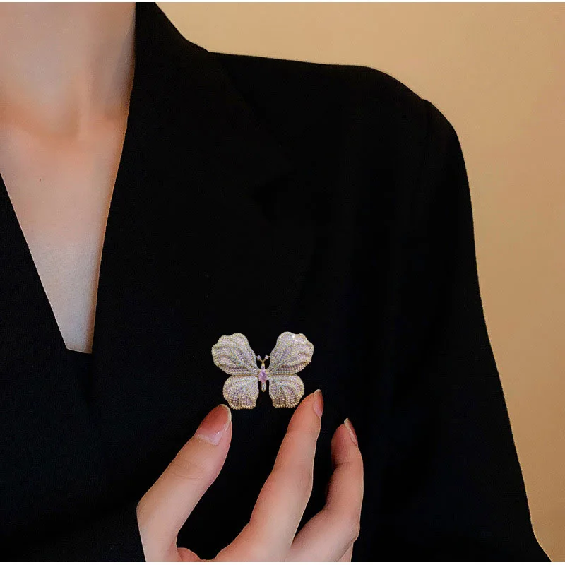 Fashion Pink Butterfly Brooches Pins Luxury Wedding Corsage Suit Bouttoniere Brand Design Statement Gold Plated Jewelry