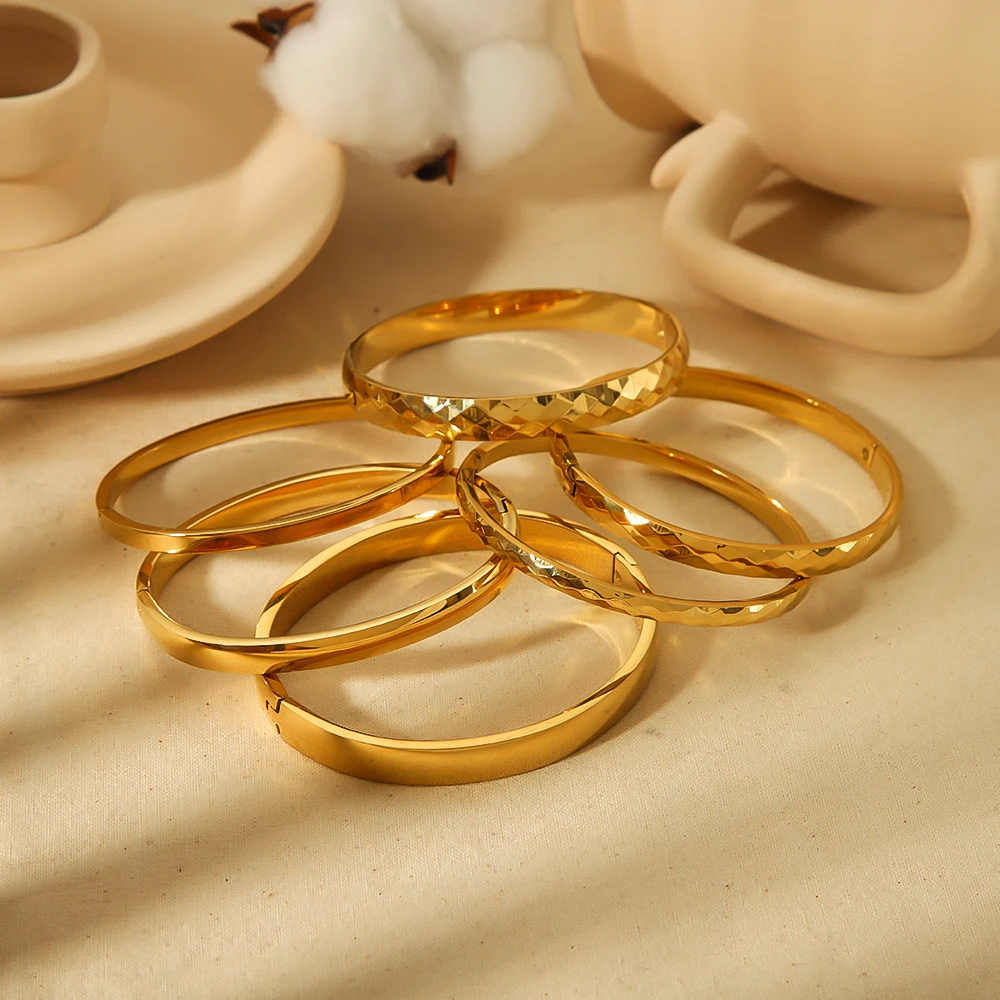 Fashion Minimalist Highlight Luxury 18k Gold Plated Geometric Bangles Tarnish Free Glossy Stainless Steel Bangle For Women Gifts 3