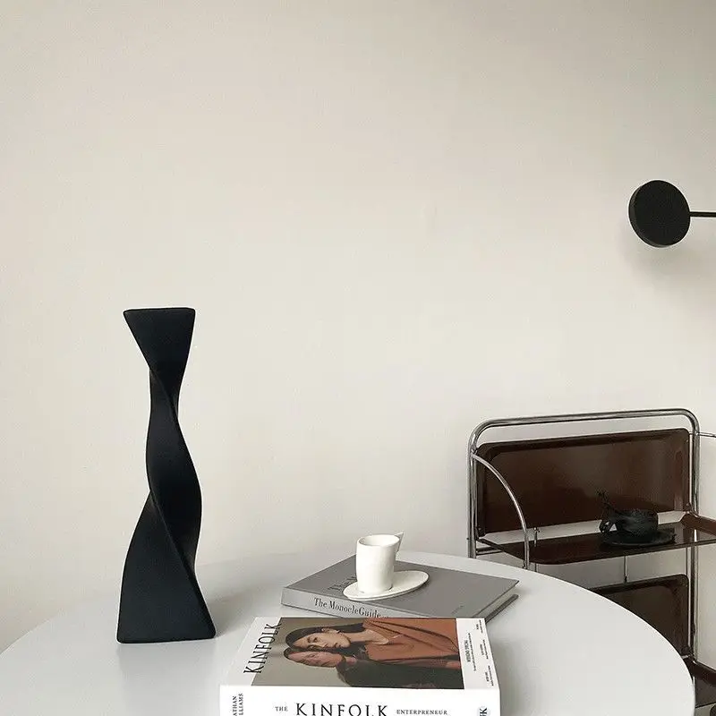 Nordic Black and White Twisted Ceramic Vase Decoration Living Room Fake Flower Simulation Flower New Year Home Coffee Shop Decor 2