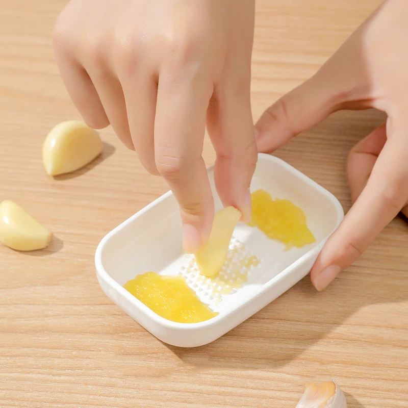 Hand Grinder Garlic Masher Household Ginger and Garlic Grinder Ceramic