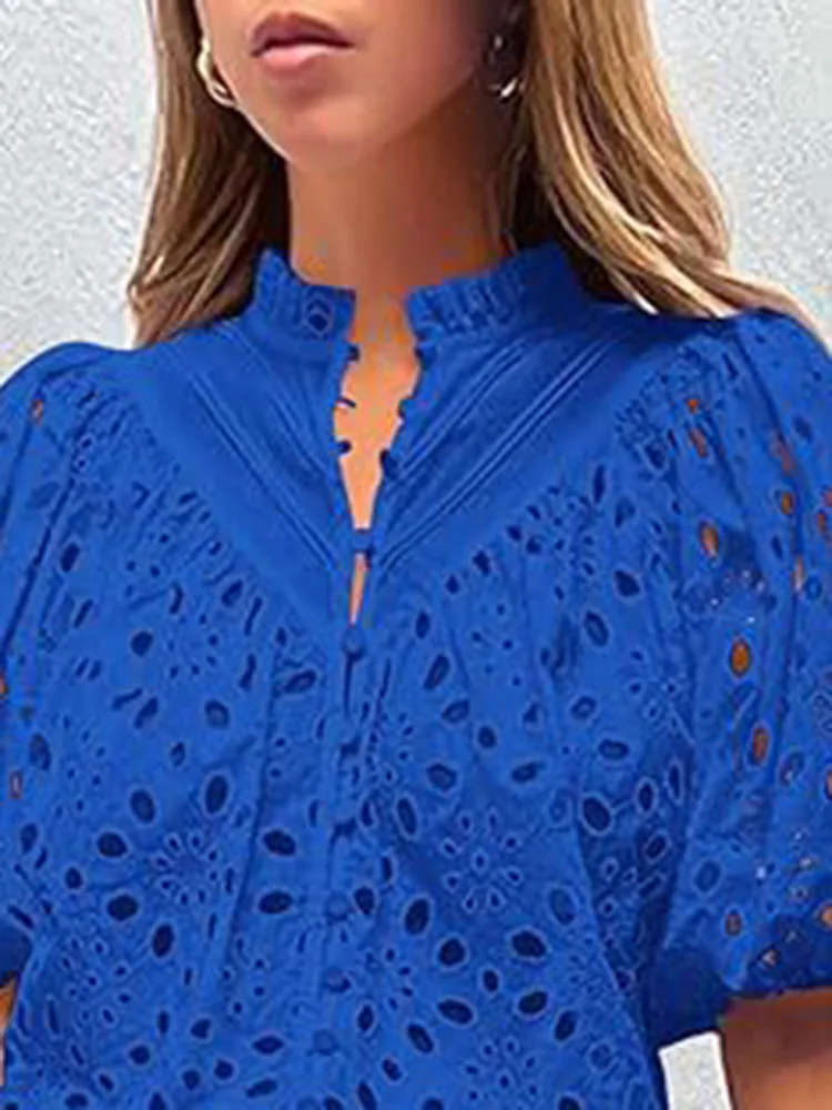 Camicia Donna Con Ricamo Occhielli E Pizzo: Top Elegante A Maniche Corte Con Scollo A V, Perfetto Per L'Estate - 3