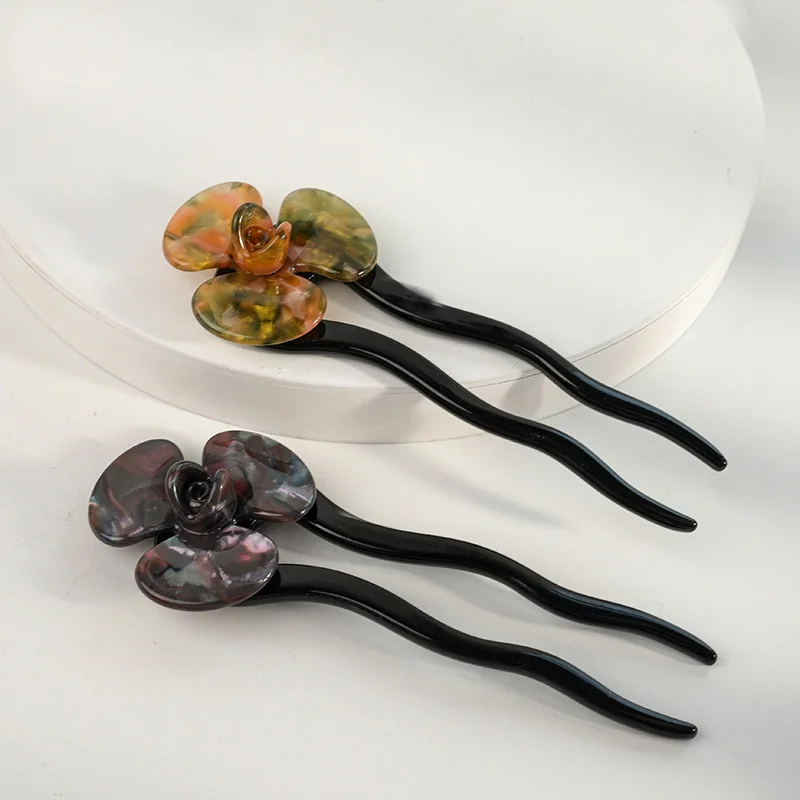 女性と女の子のための手作りの椿の花のヘアピン、チャーム