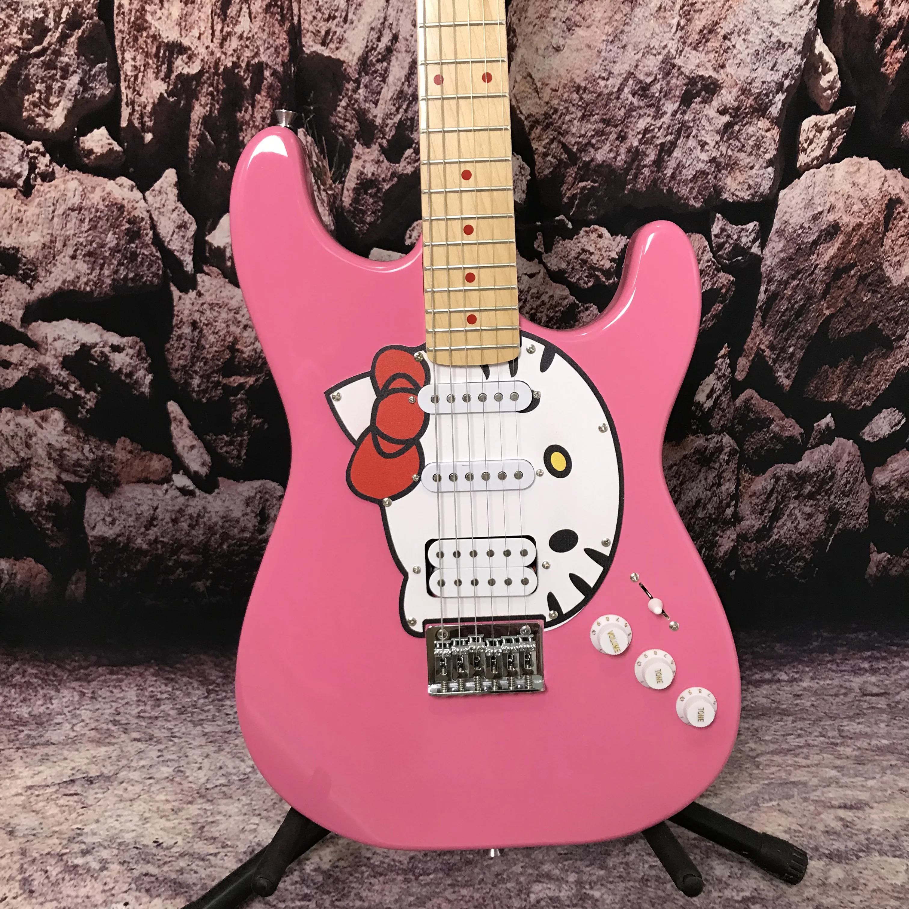 Hot sale factory electric guitar pink cat hello basswood body High quality