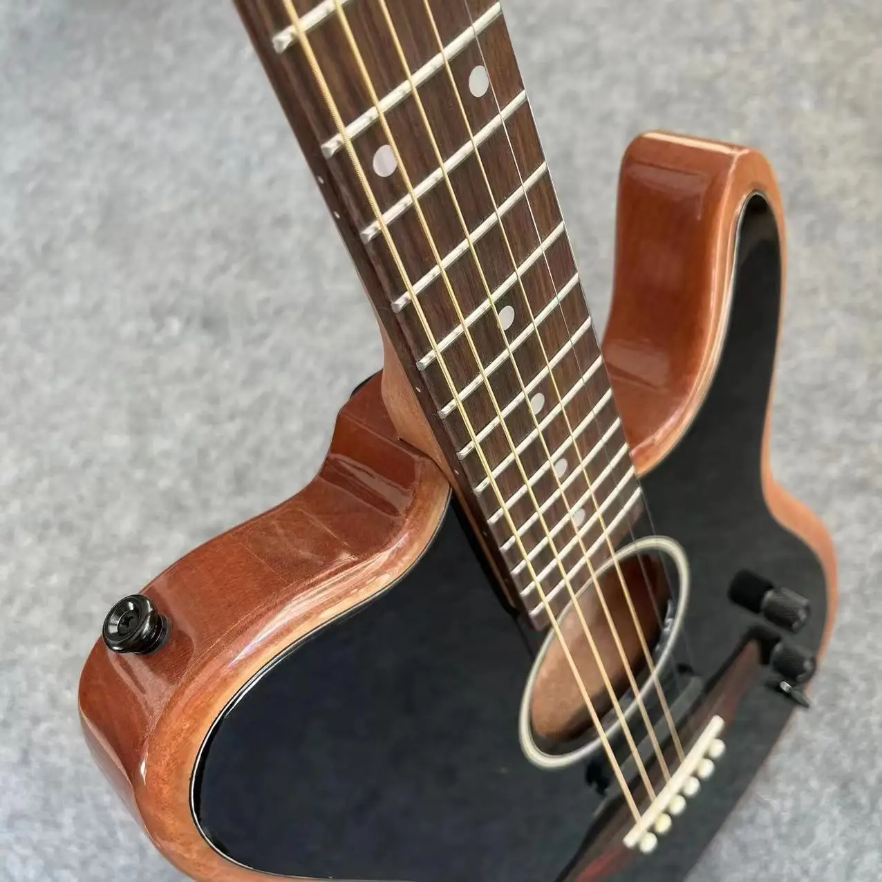 

Free delivery of F electric guitars for customized wholesale with real photos